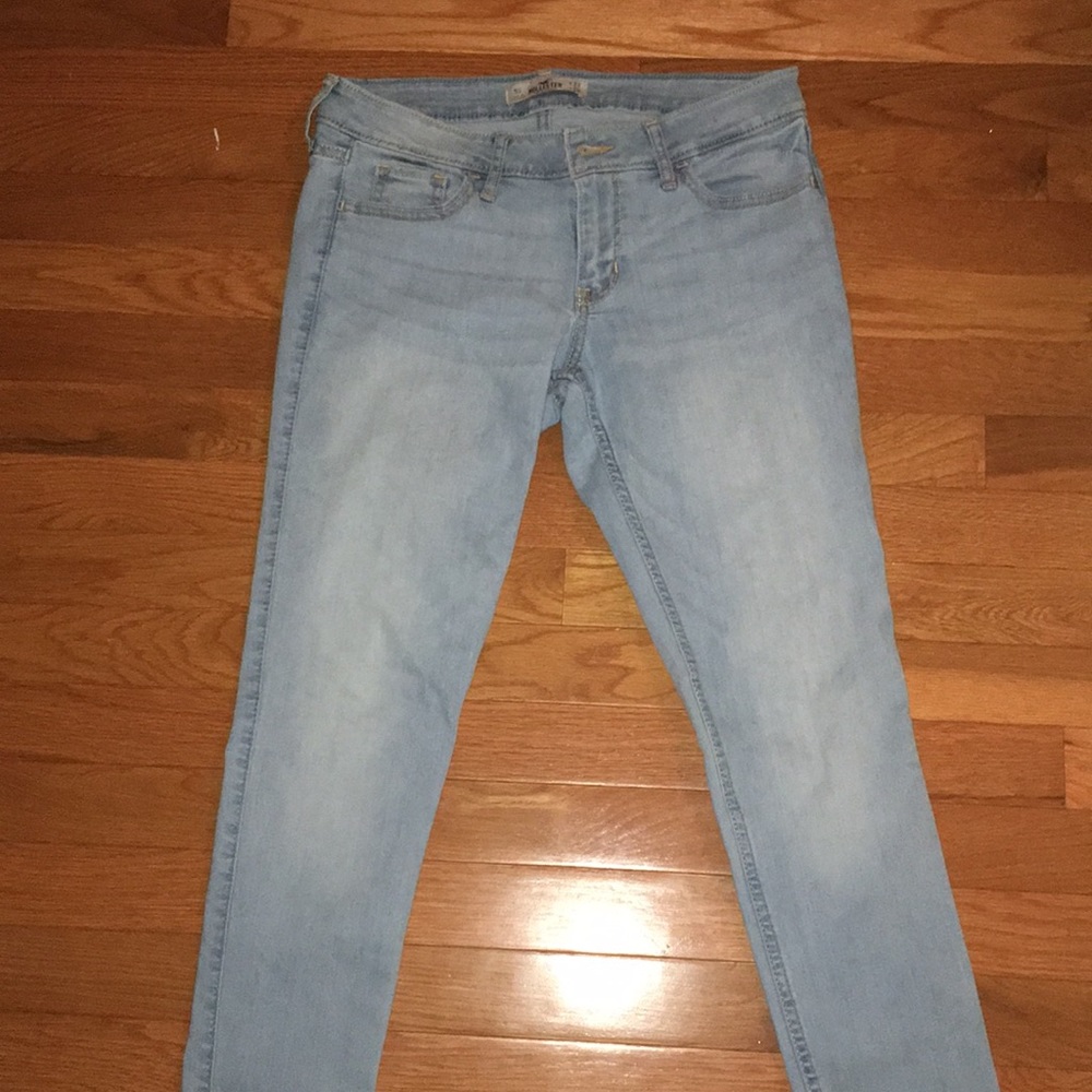Hollister Light Wash Skinny Jeans (Women's)